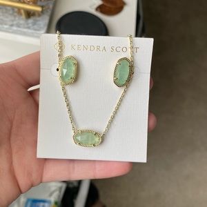 Kendra Scott necklace and earring set!